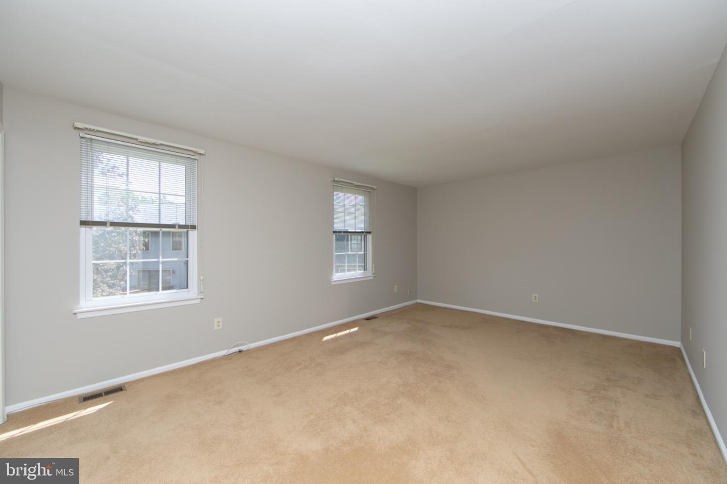35 Crofton Commons Property Photo 21