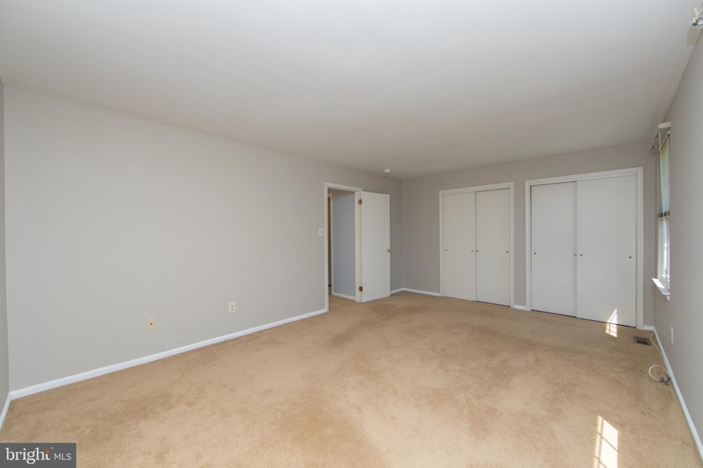 35 Crofton Commons Property Photo 23