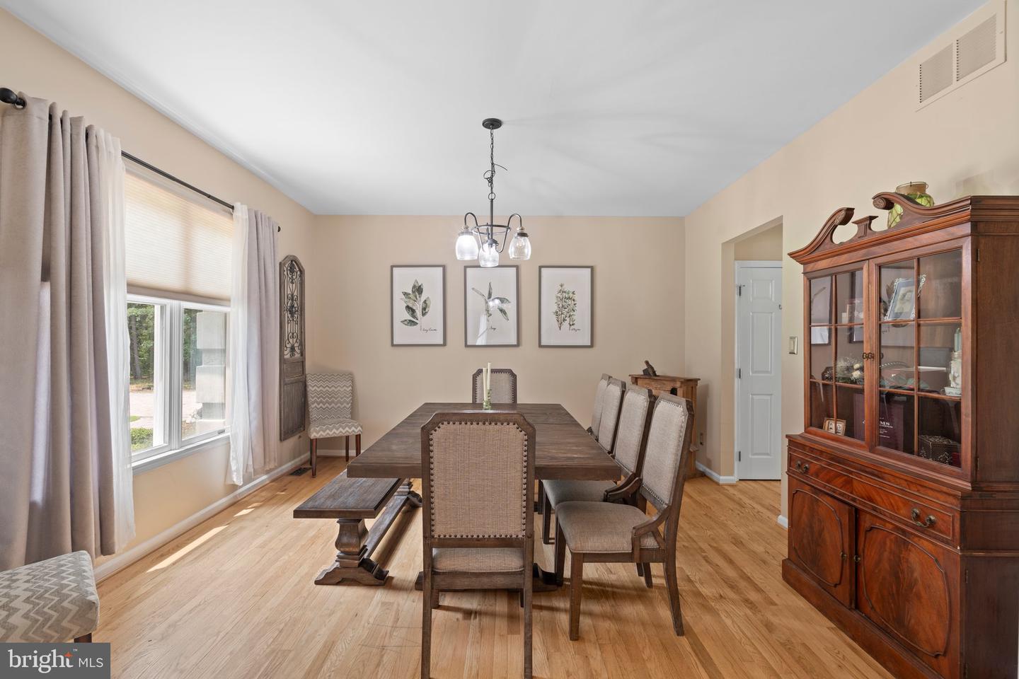 1248 Maple Ave Property Photo 7