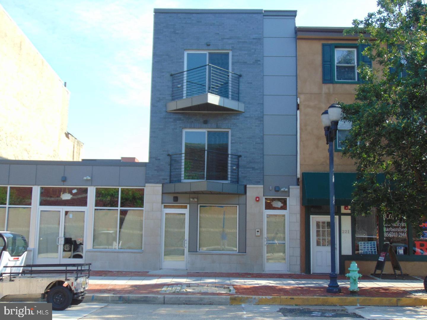 219 MARKET ST Property Photo 1