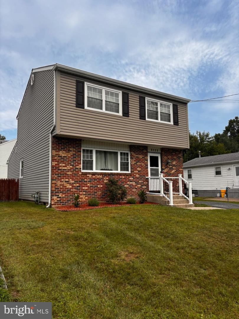 8725 OSLER AVE Property Photo 1