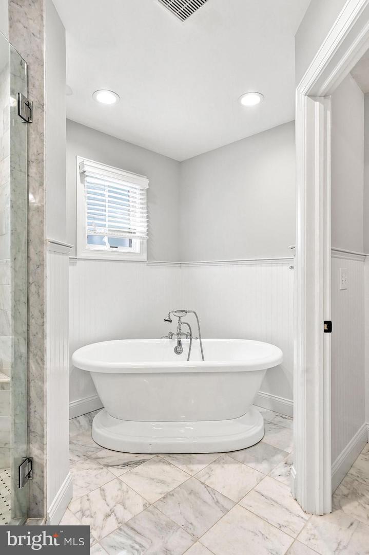331 Ardmore Ave Property Photo 56