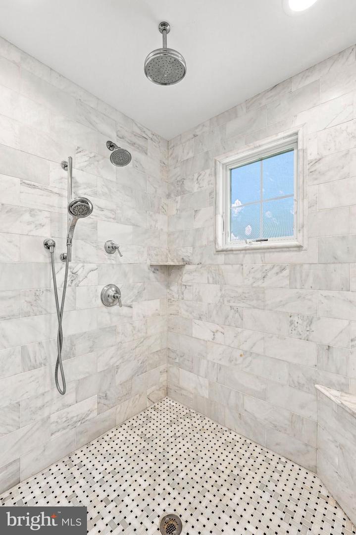 331 Ardmore Ave Property Photo 58