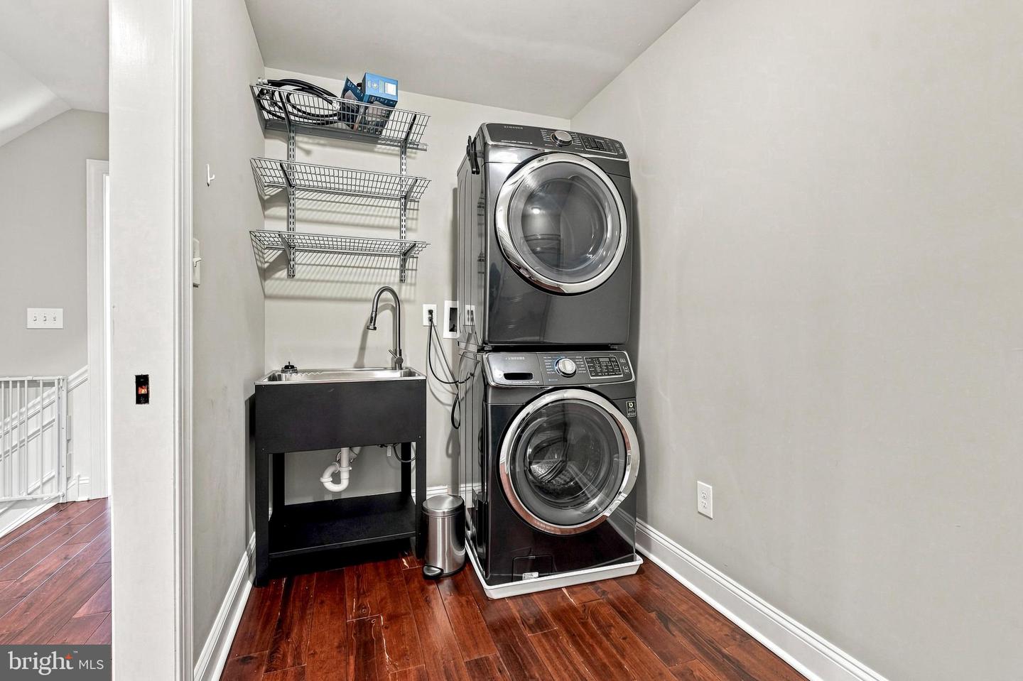 331 Ardmore Ave Property Photo 59