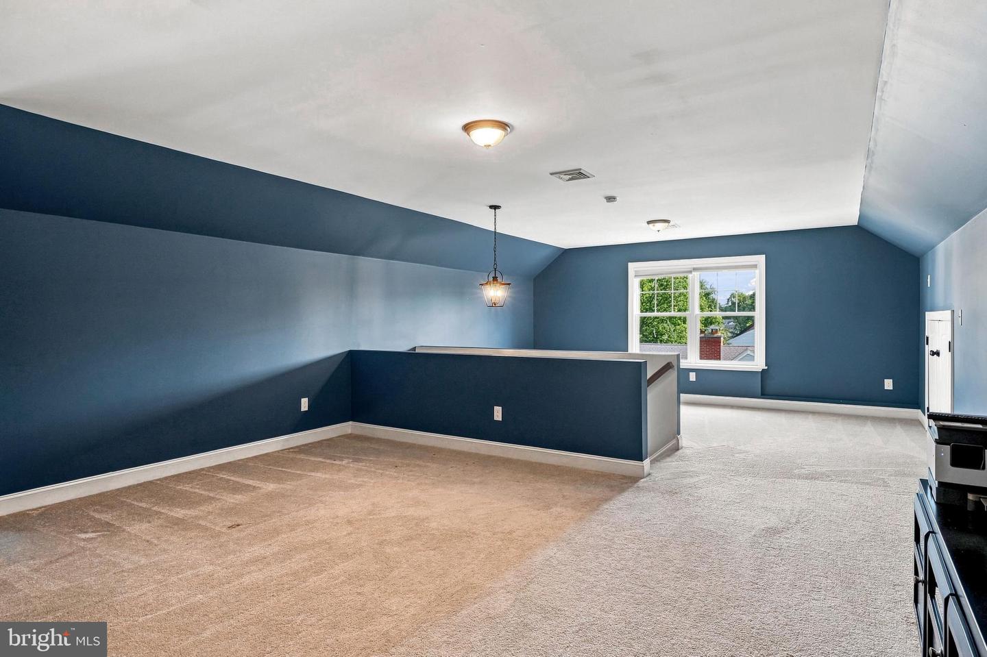 331 Ardmore Ave Property Photo 61