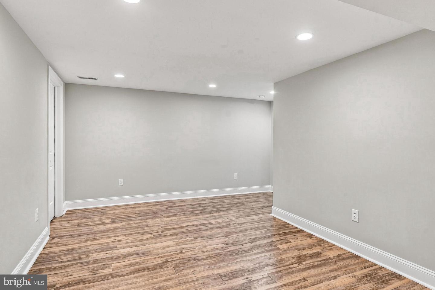 331 Ardmore Ave Property Photo 67