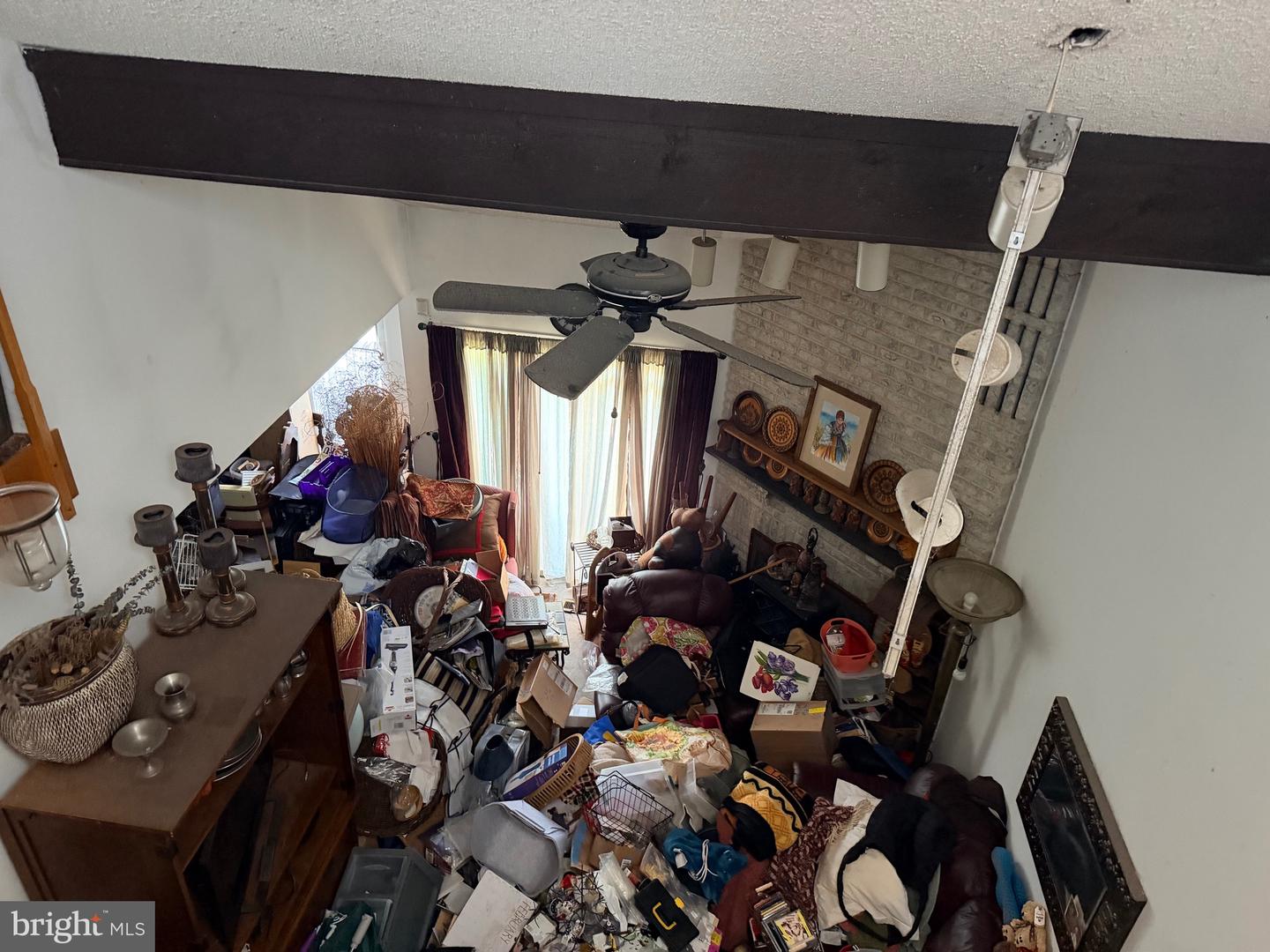 204 Uxbridge Property Photo 6