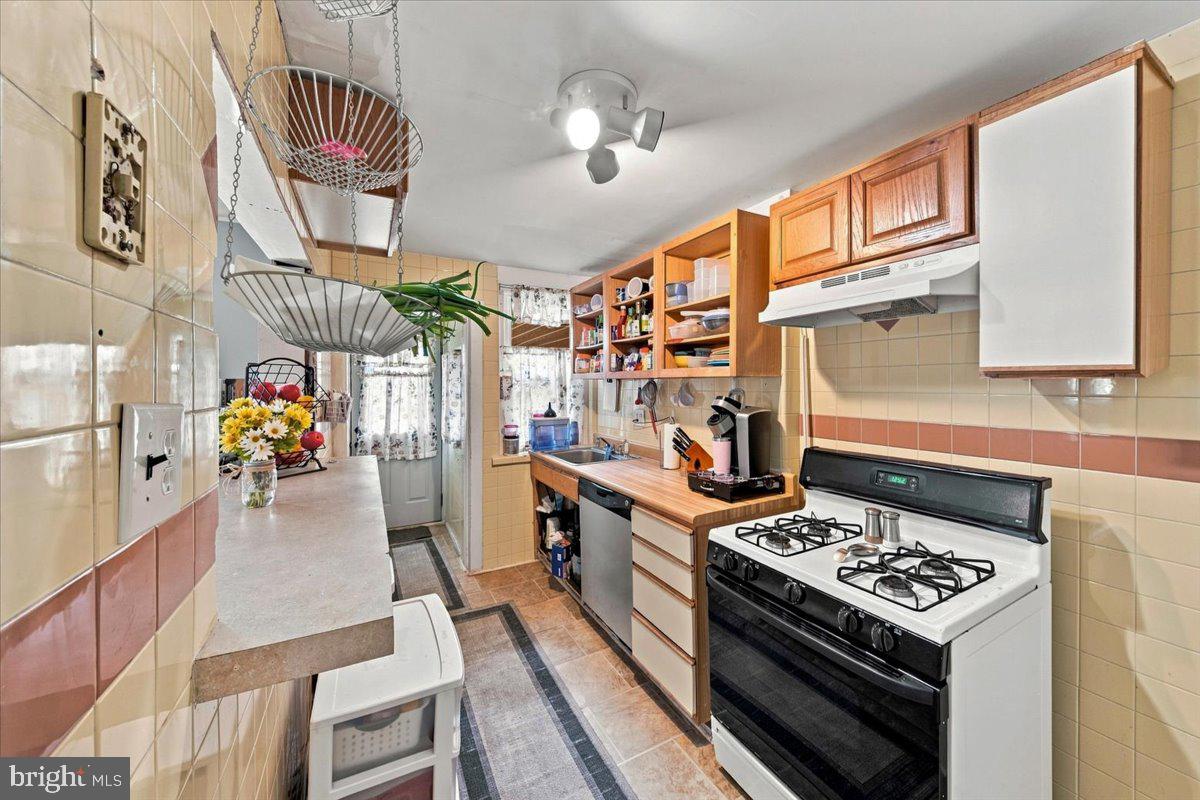 308 Paris Ave Property Photo 9