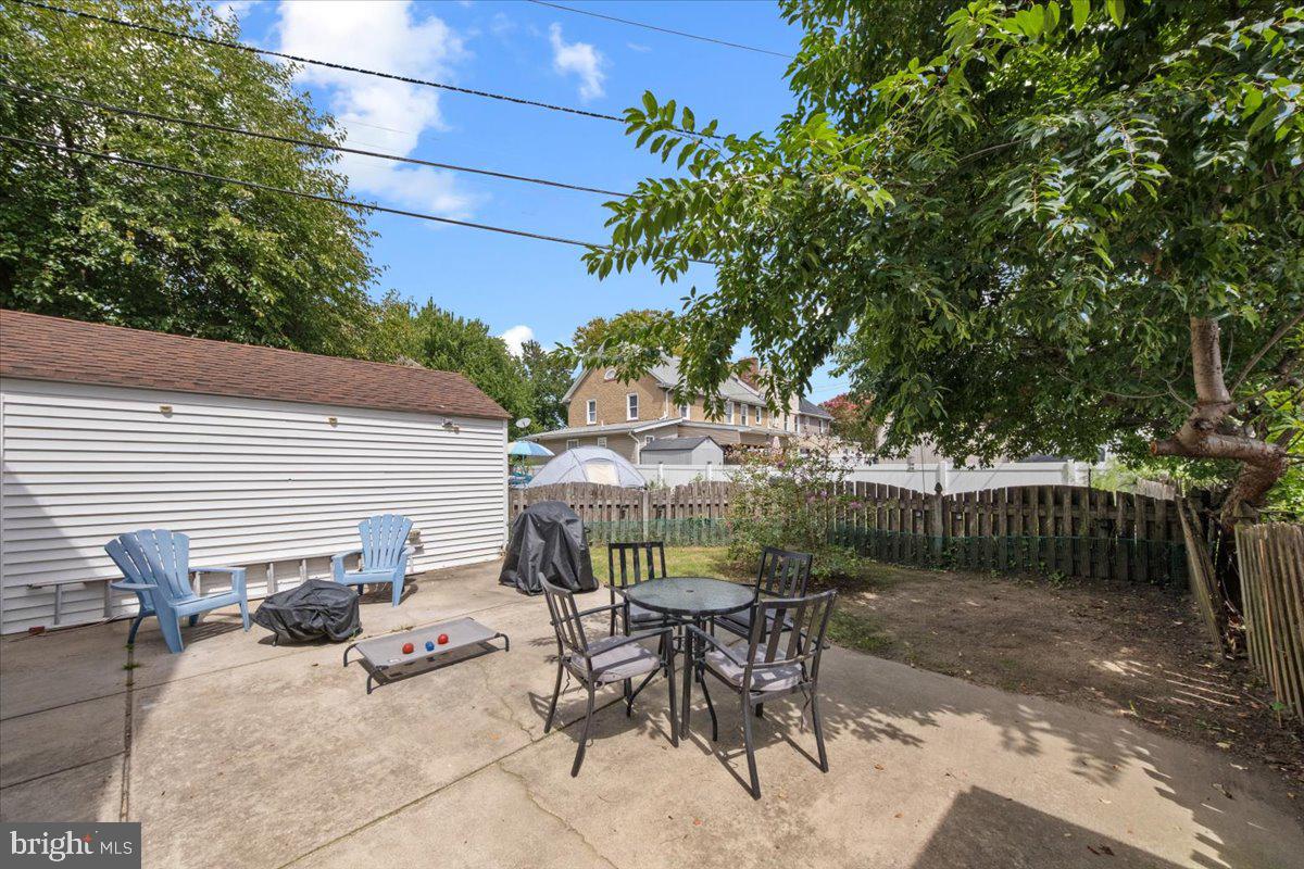 308 Paris Ave Property Photo 22