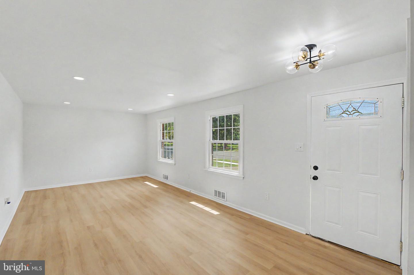 232 Winding Way Rd Property Photo 6