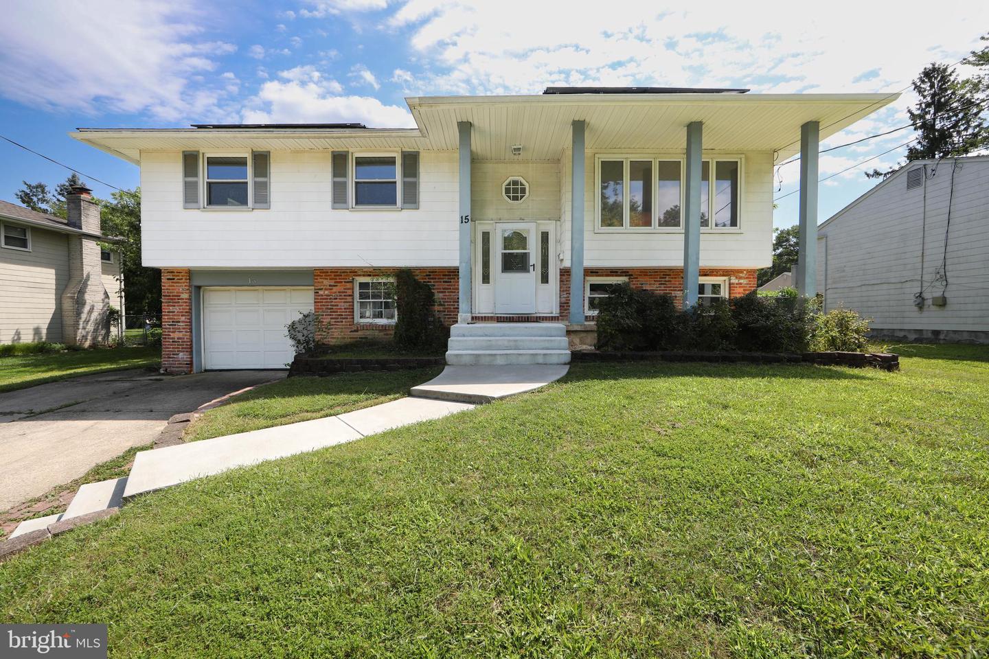 15 Knollwood Dr Property Photo 1
