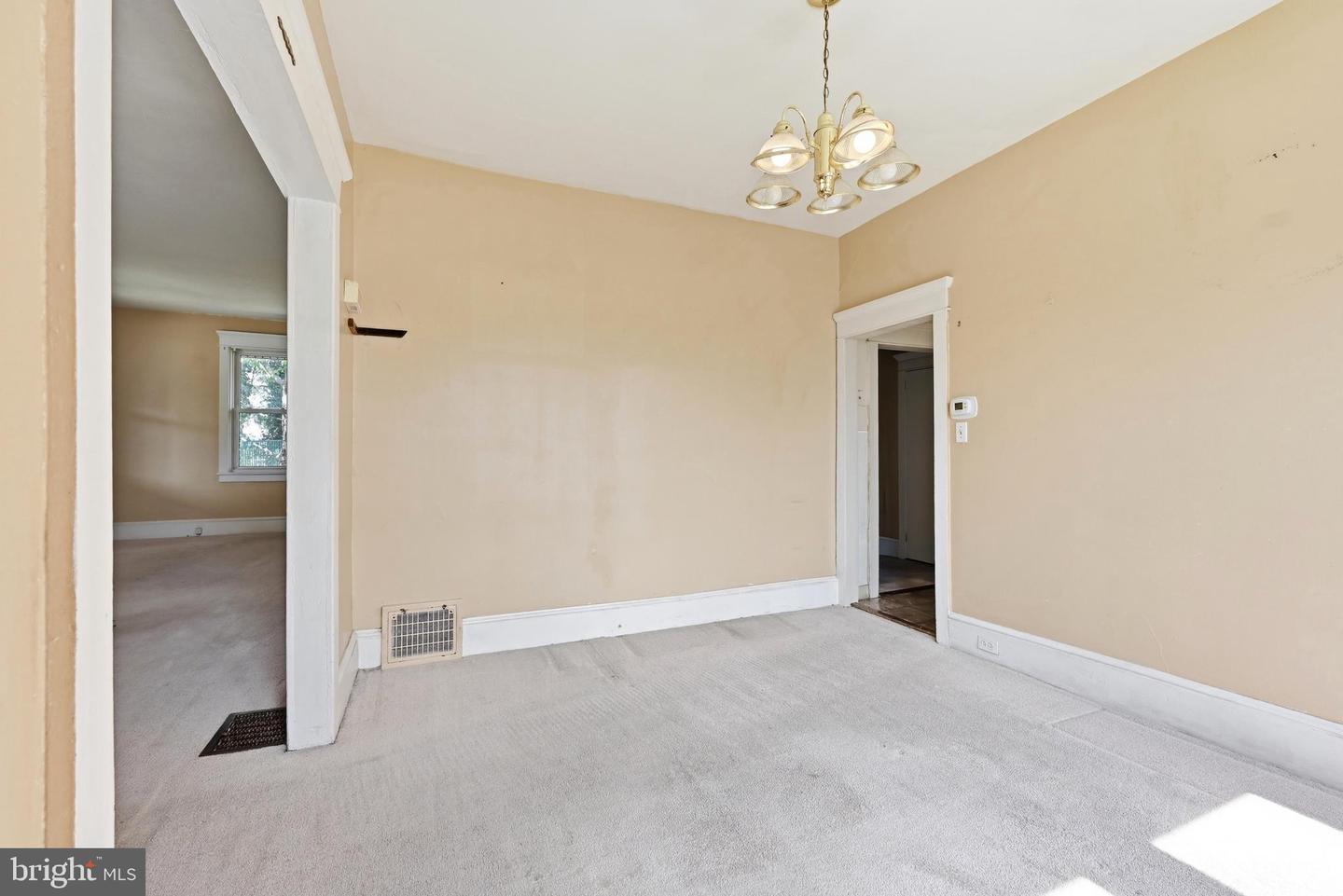 3004 Crescent Blvd Property Photo 8