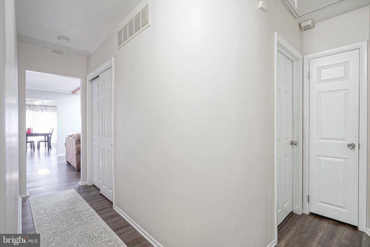 3 Pebble Ln Property Photo 21