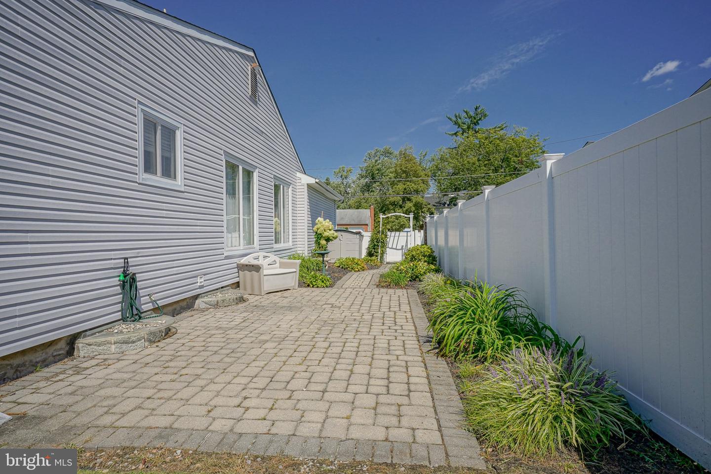 3 Pebble Ln Property Photo 39