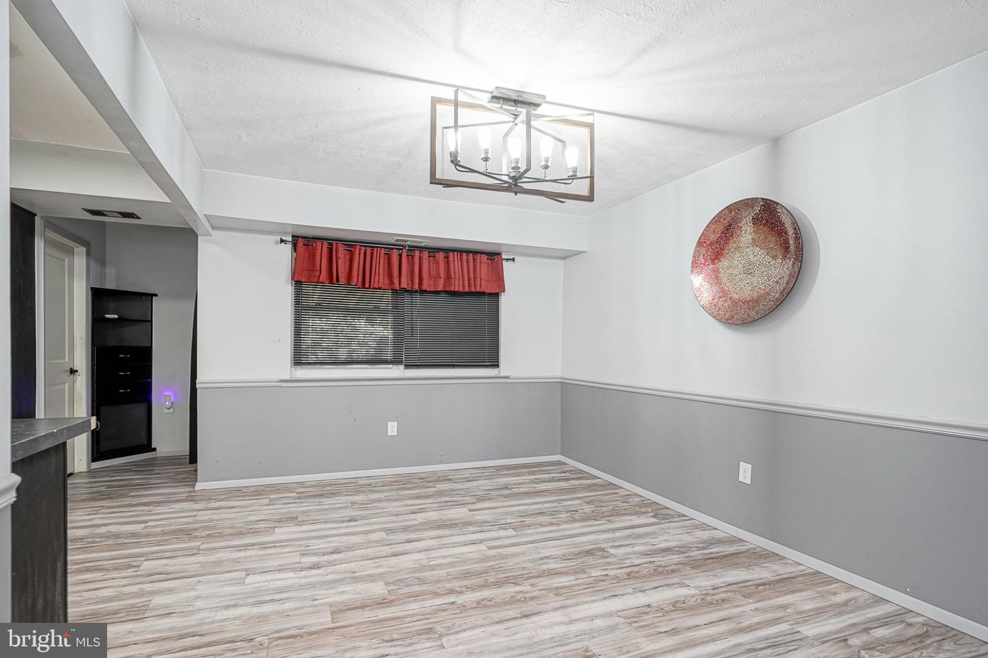 1719 Williamsburg Pl Property Photo 6