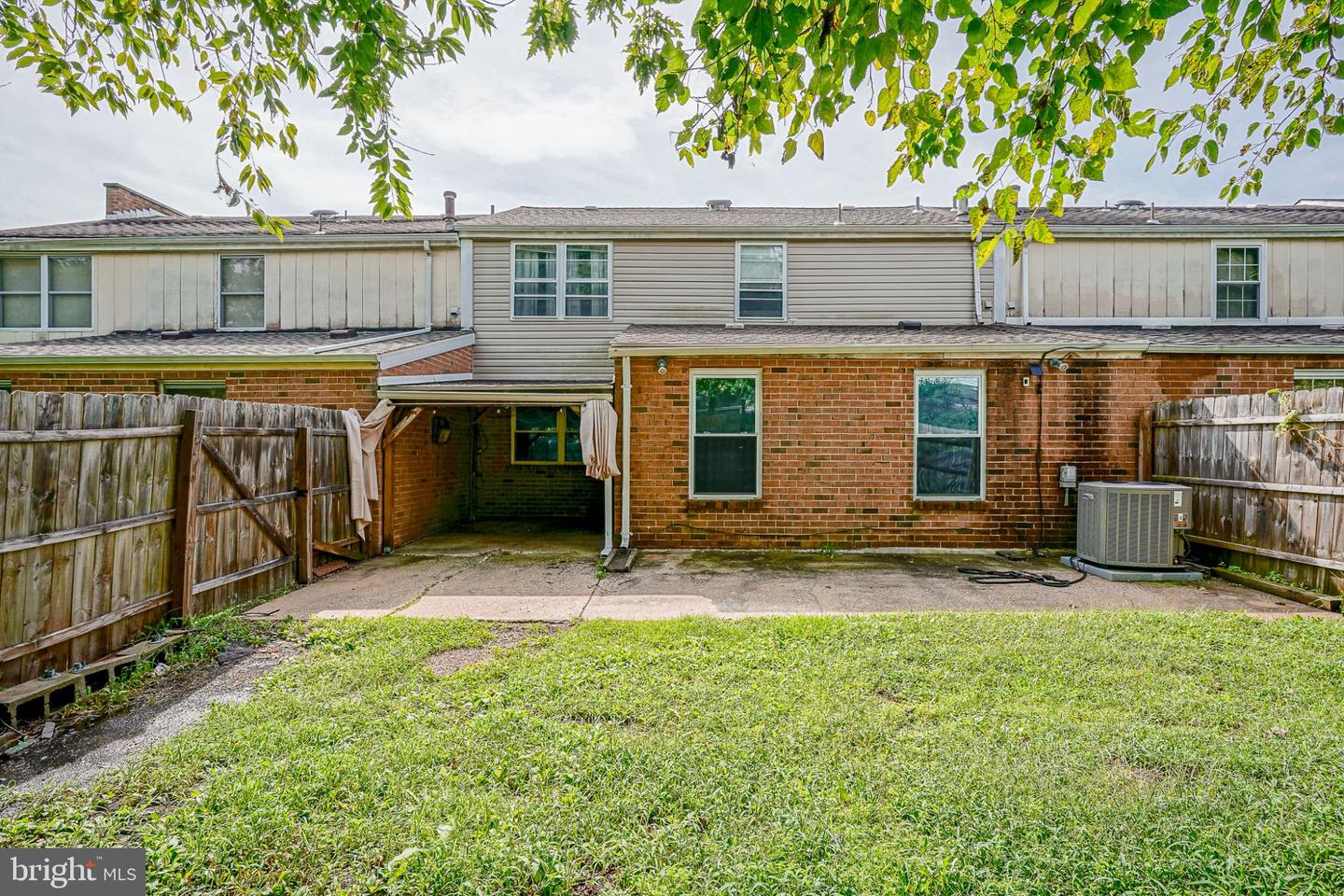 1719 Williamsburg Pl Property Photo 36