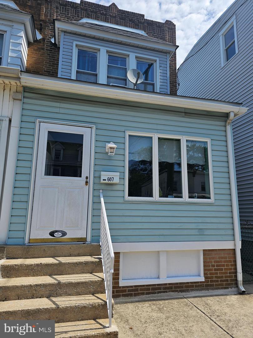 607 Hunter St Property Photo 1