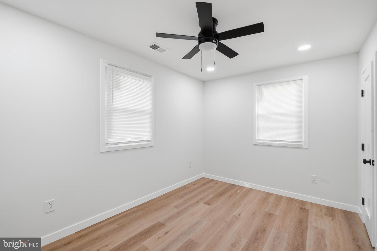 410 4th Ave Property Photo 14