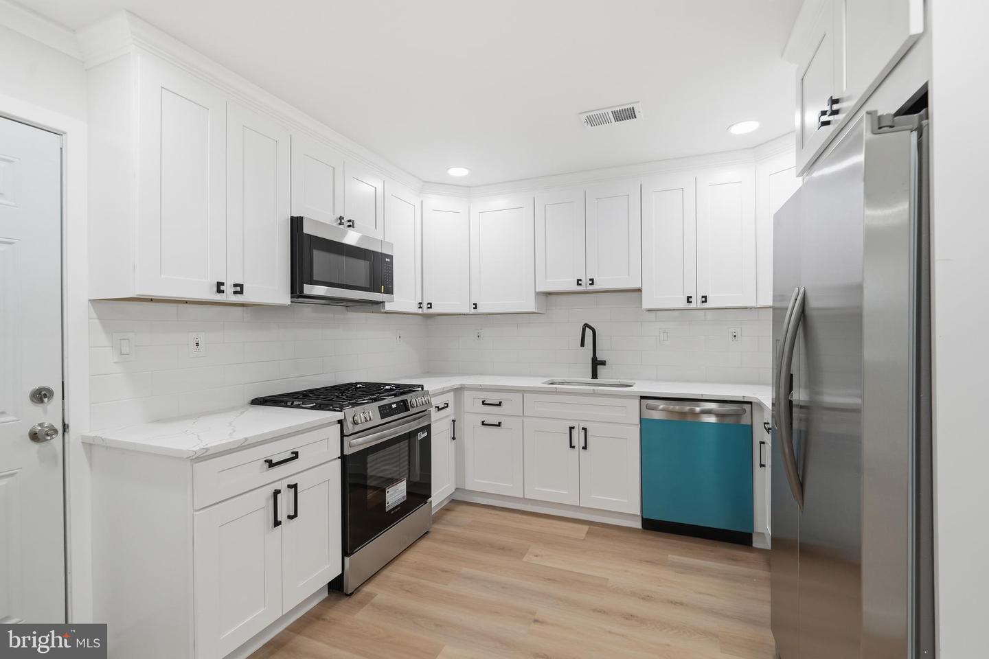 410 4th Ave Property Photo 18