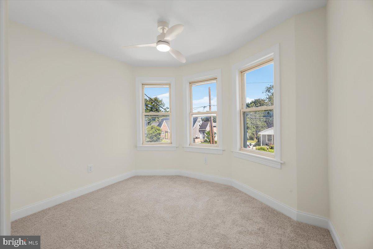 302 W Washington Ave Property Photo 26