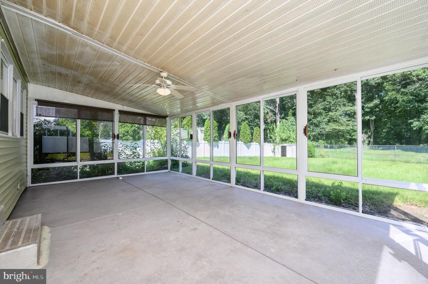 422 King George Rd Property Photo 11