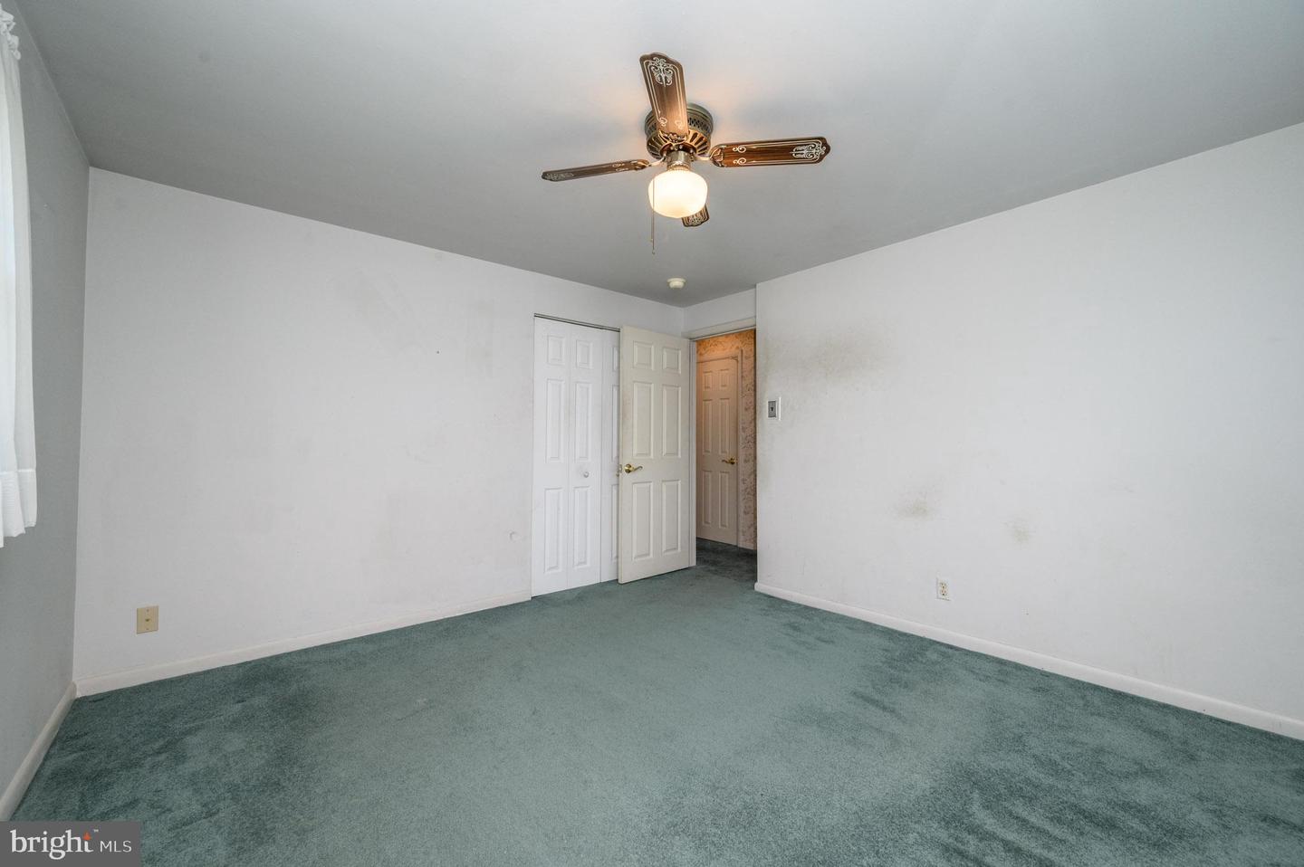 422 King George Rd Property Photo 21