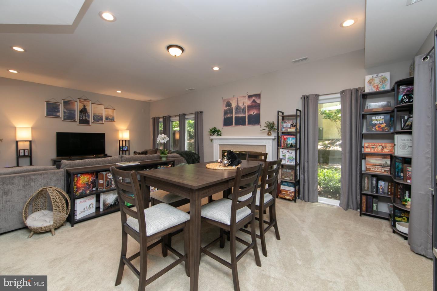 1405 Chanticleer Property Photo 8