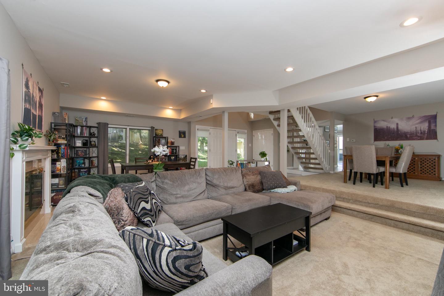 1405 Chanticleer Property Photo 13
