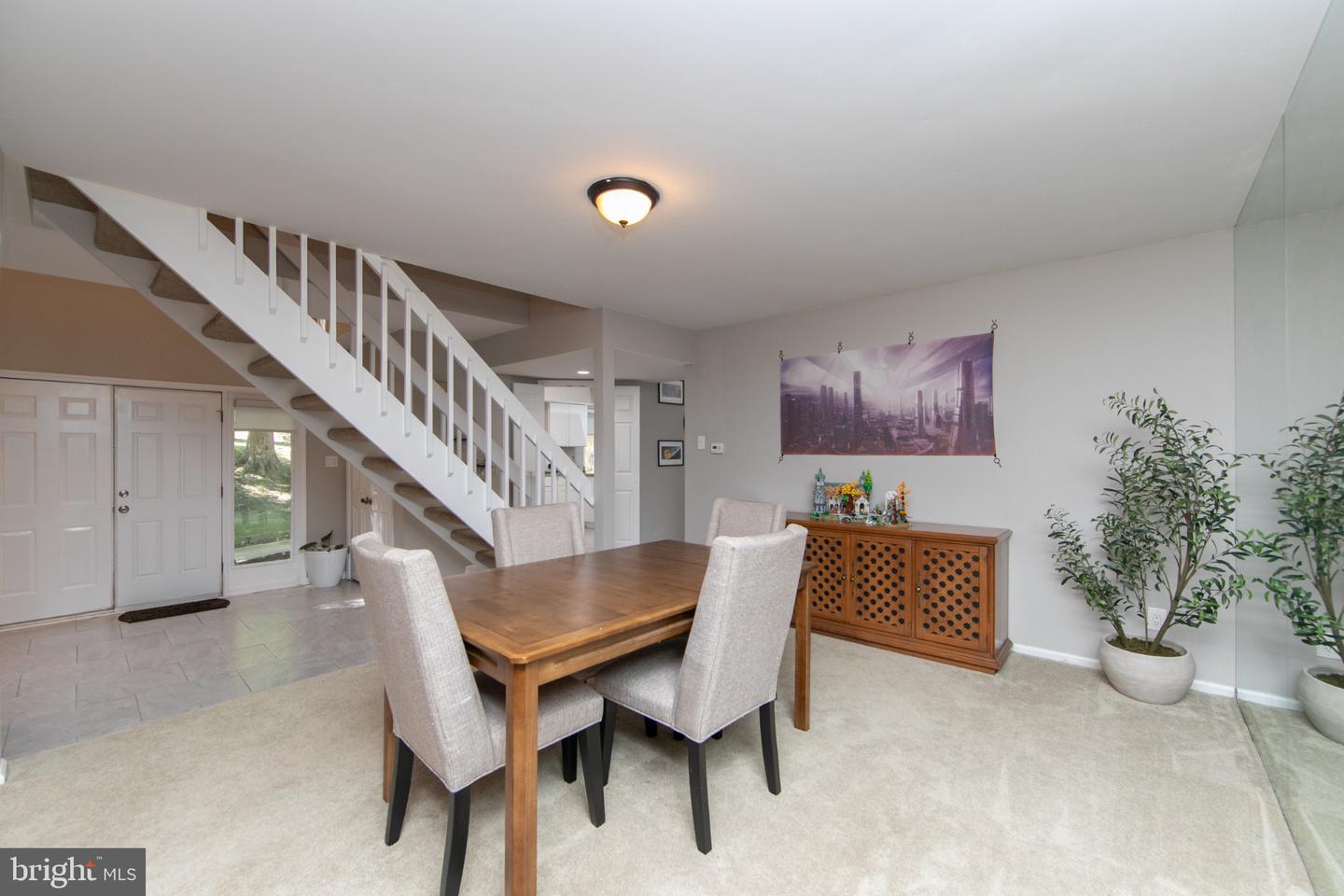 1405 Chanticleer Property Photo 15