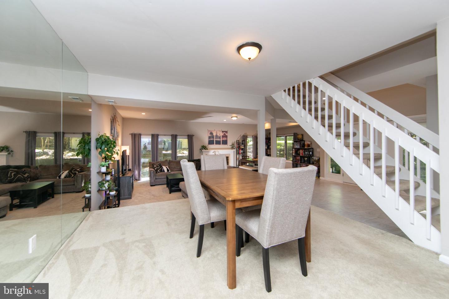 1405 Chanticleer Property Photo 16