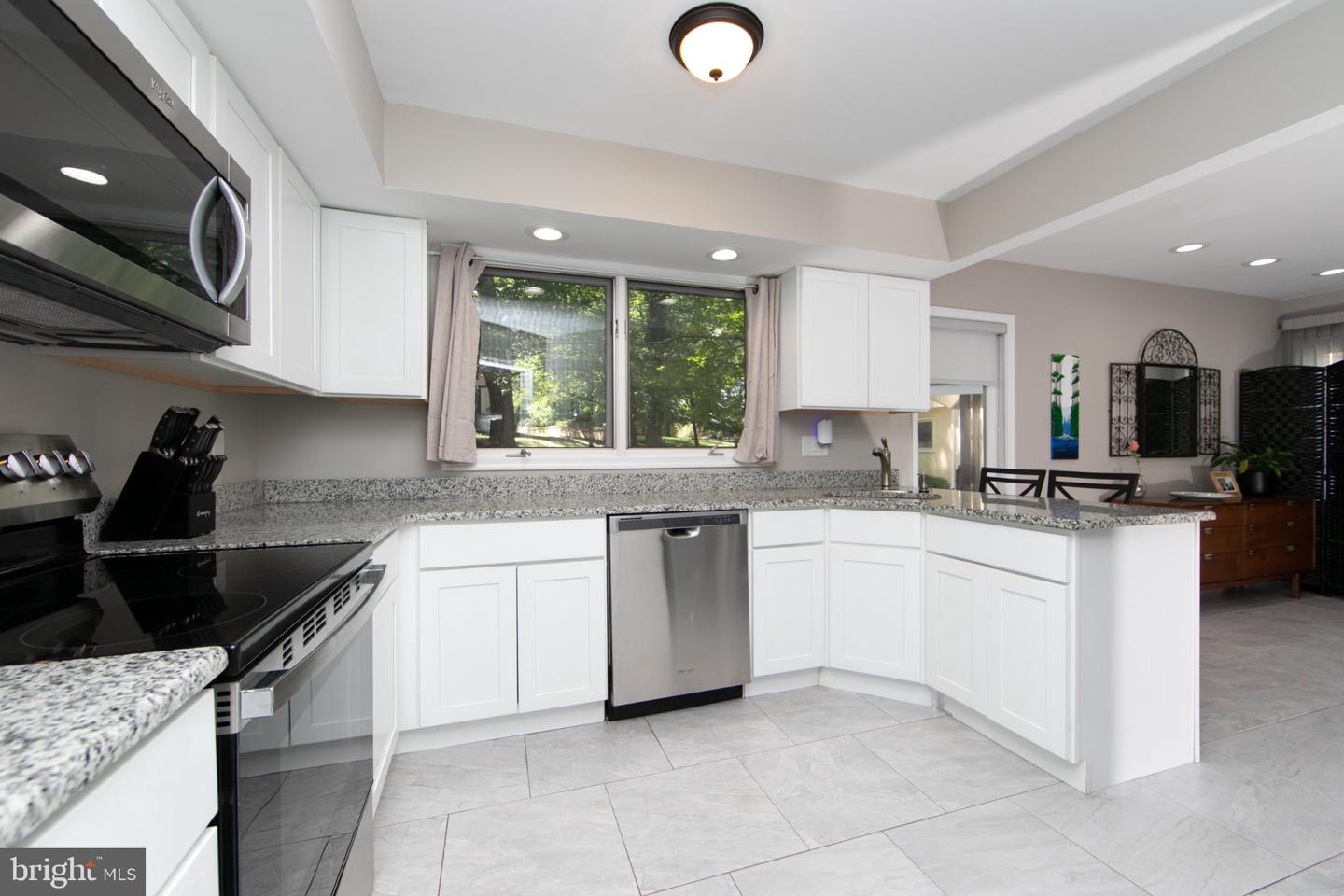 1405 Chanticleer Property Photo 19