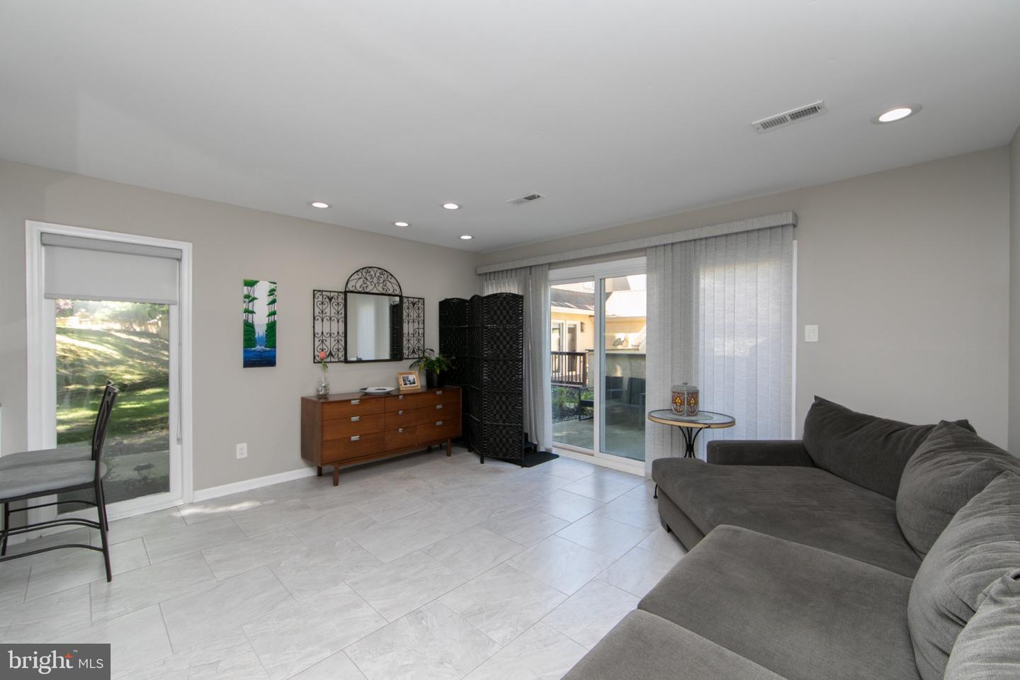 1405 Chanticleer Property Photo 21