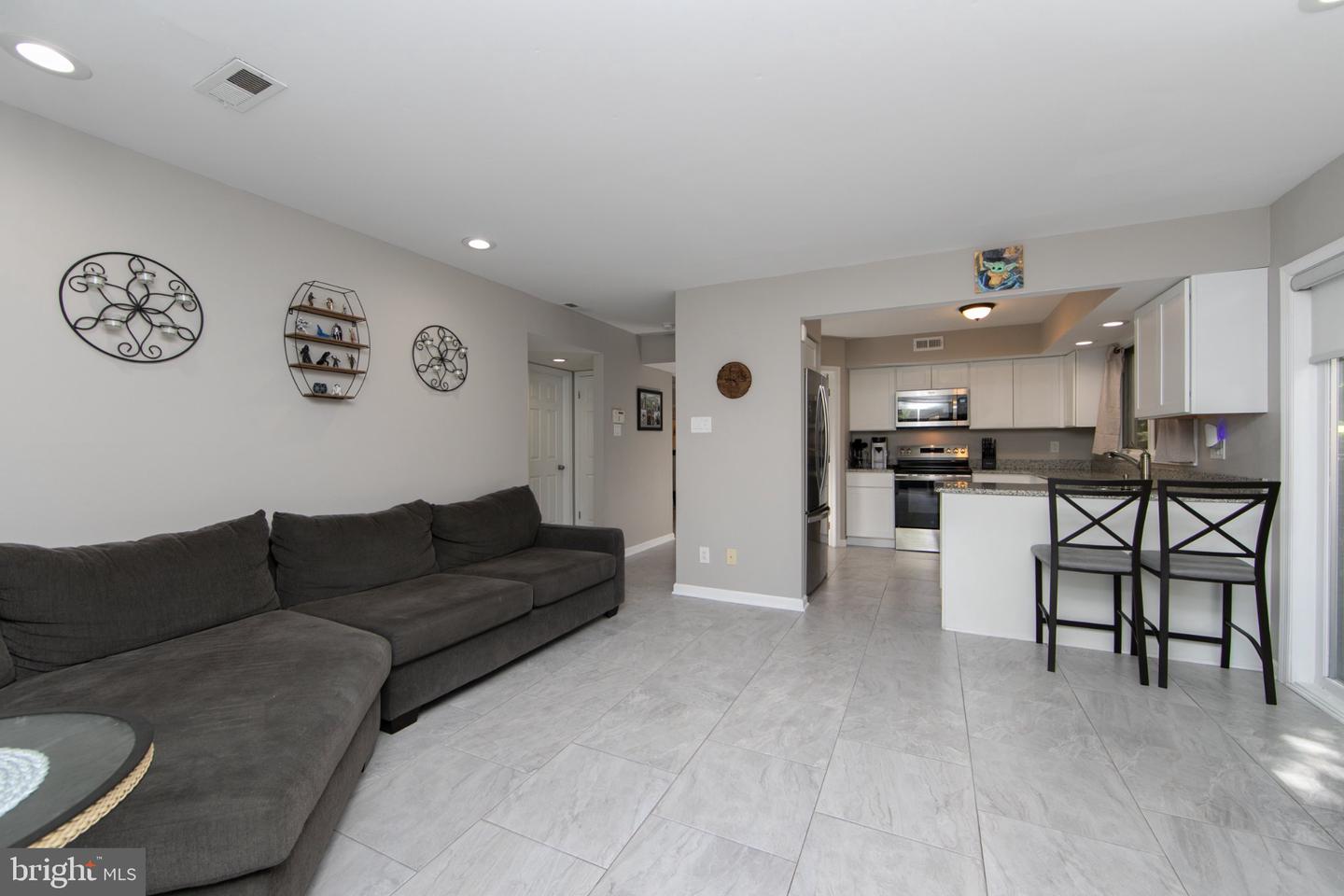 1405 Chanticleer Property Photo 23