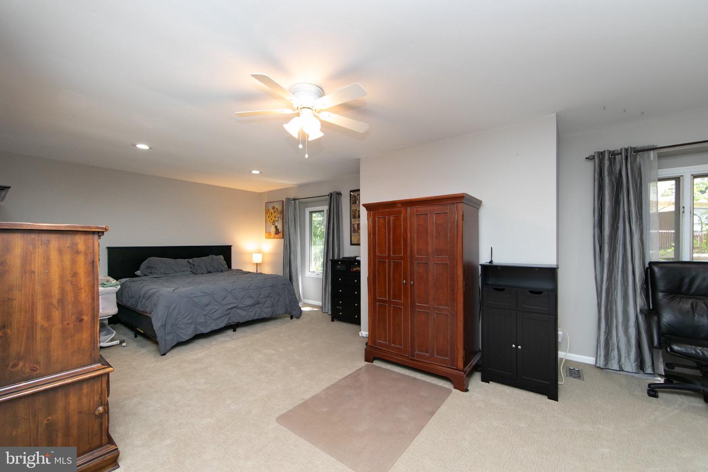 1405 Chanticleer Property Photo 25