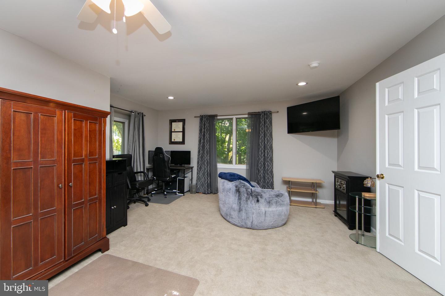 1405 Chanticleer Property Photo 26