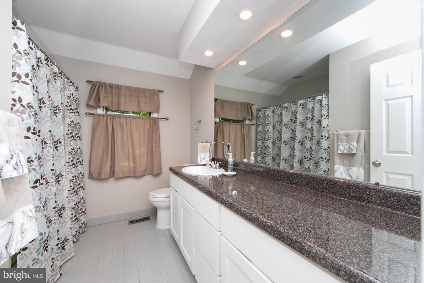 1405 Chanticleer Property Photo 37