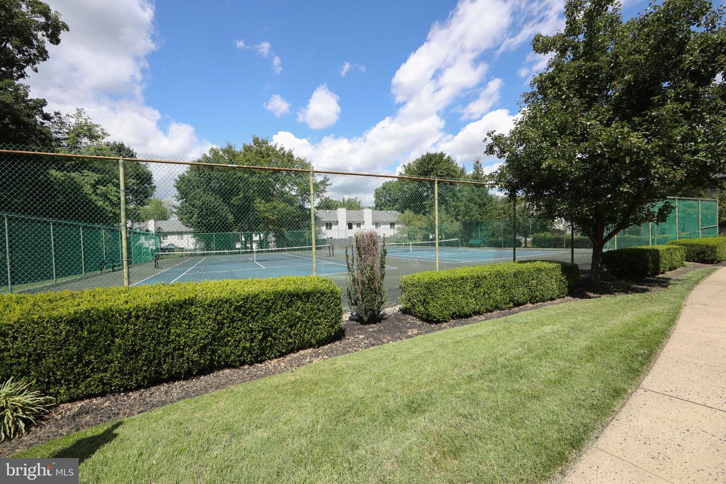 1405 Chanticleer Property Photo 38
