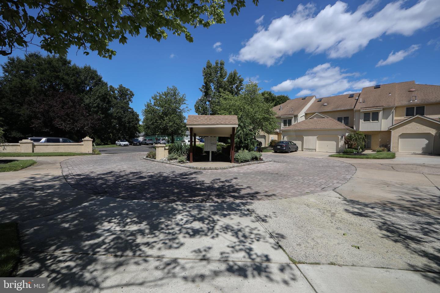 1405 Chanticleer Property Photo 40