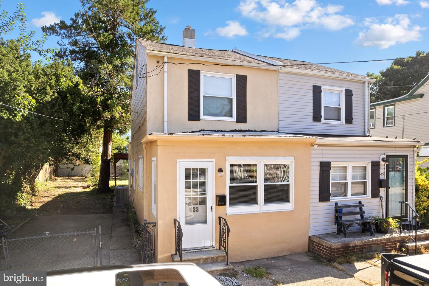 833 Cumberland St Property Photo 1