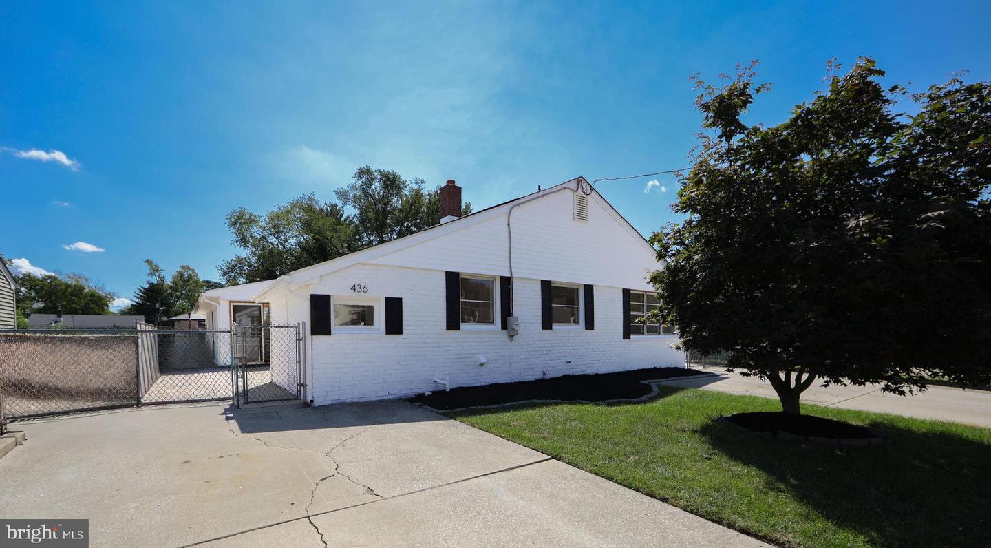 436 Walnut Ave Property Photo 4