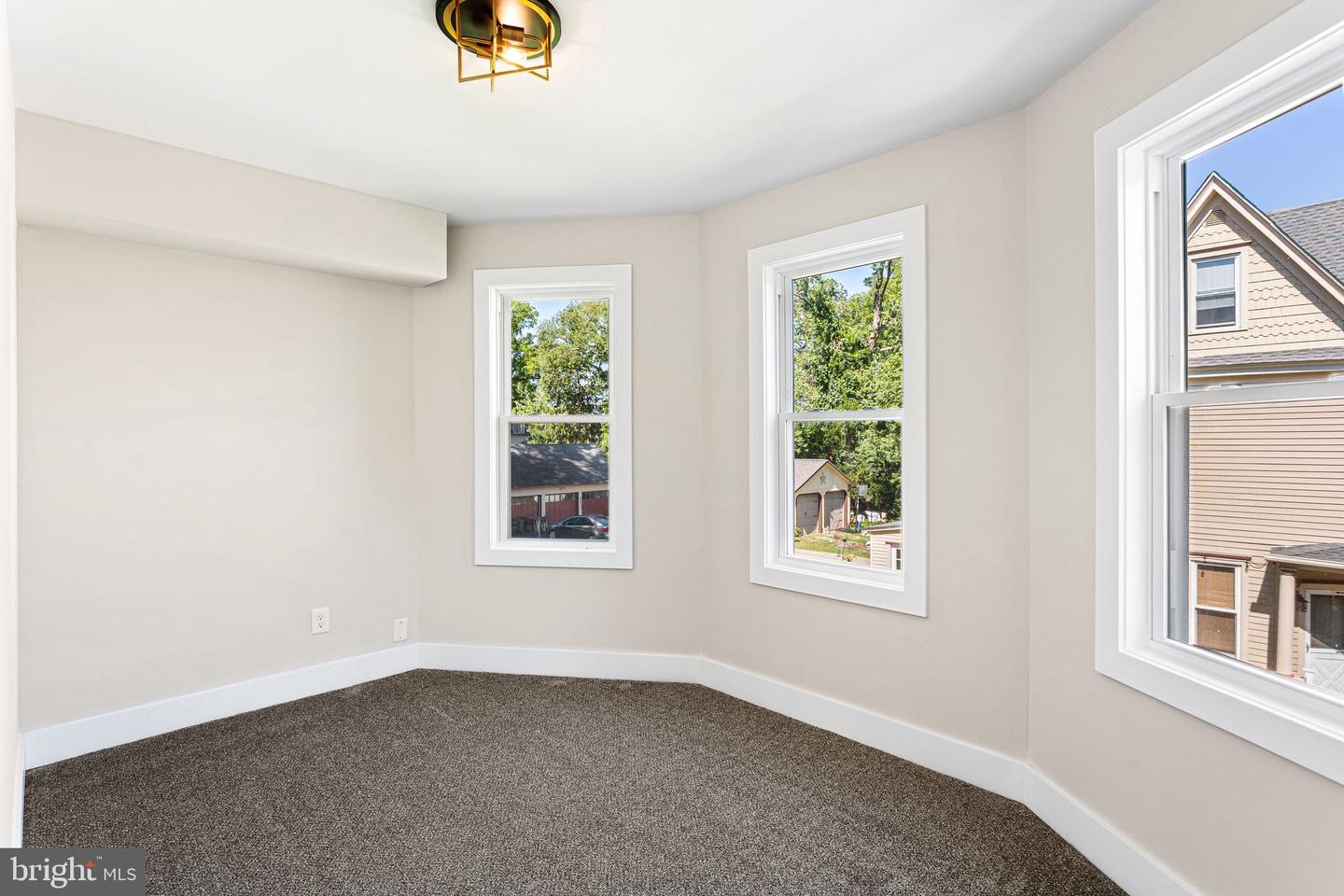112 W Atlantic Ave Property Photo 31