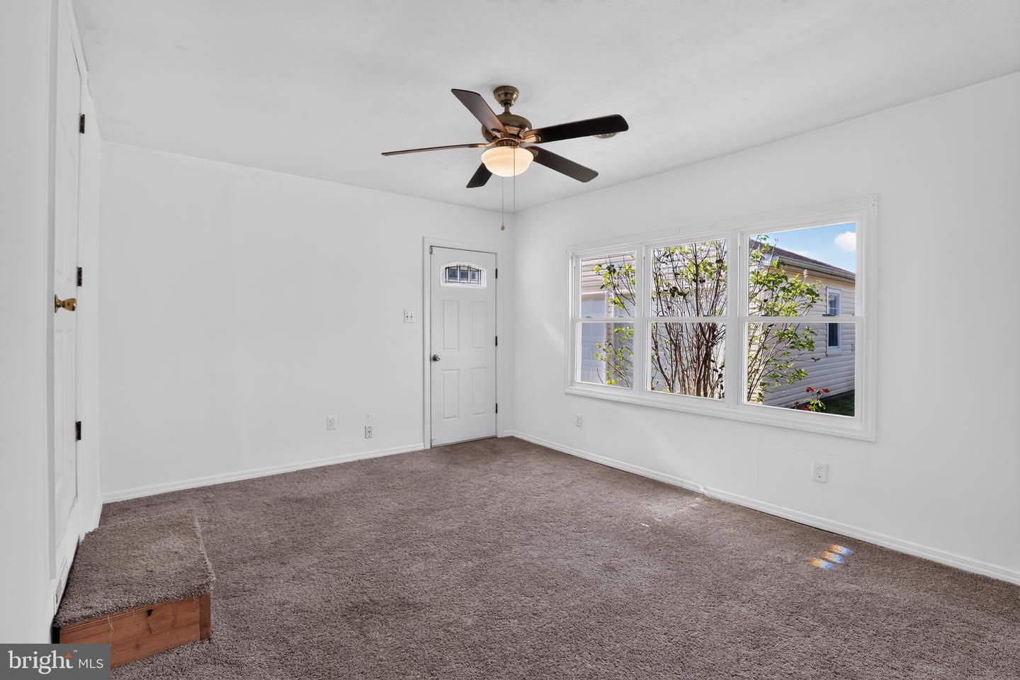452 9th Ave Property Photo 13