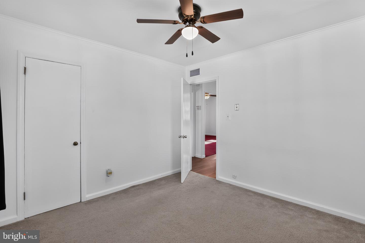 452 9th Ave Property Photo 16