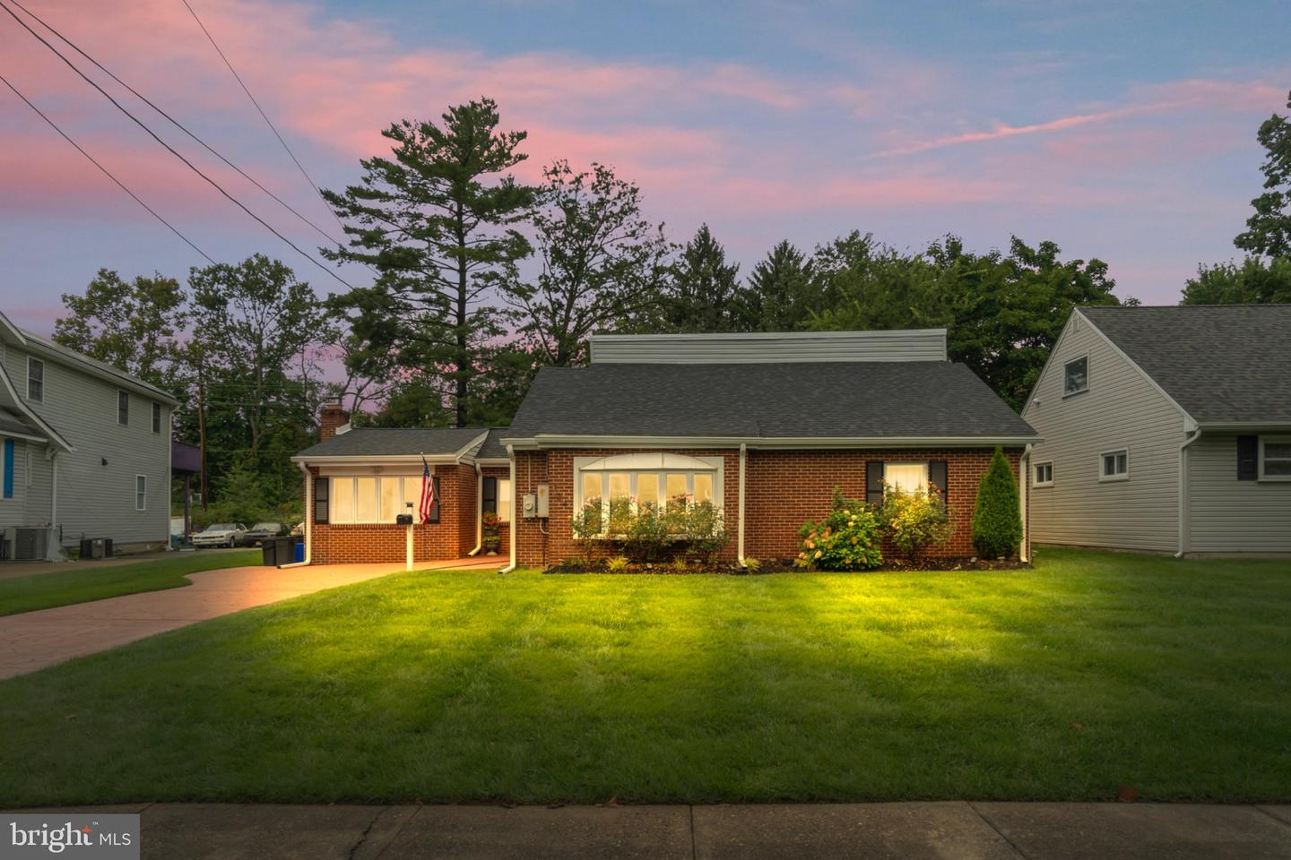 124 Glenwood Ave Property Photo 1