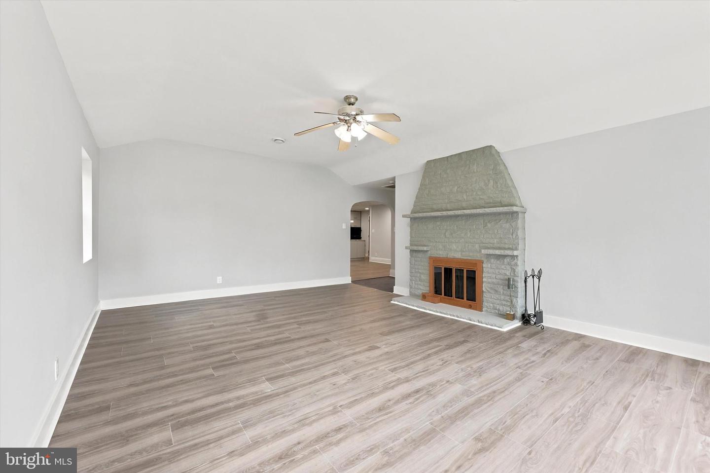 926 Mercer St Property Photo 4