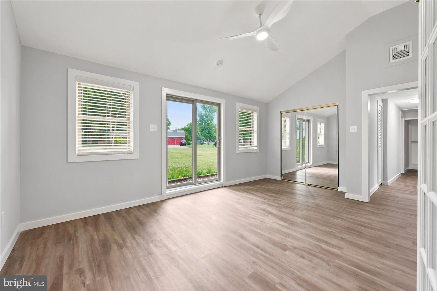 926 Mercer St Property Photo 18