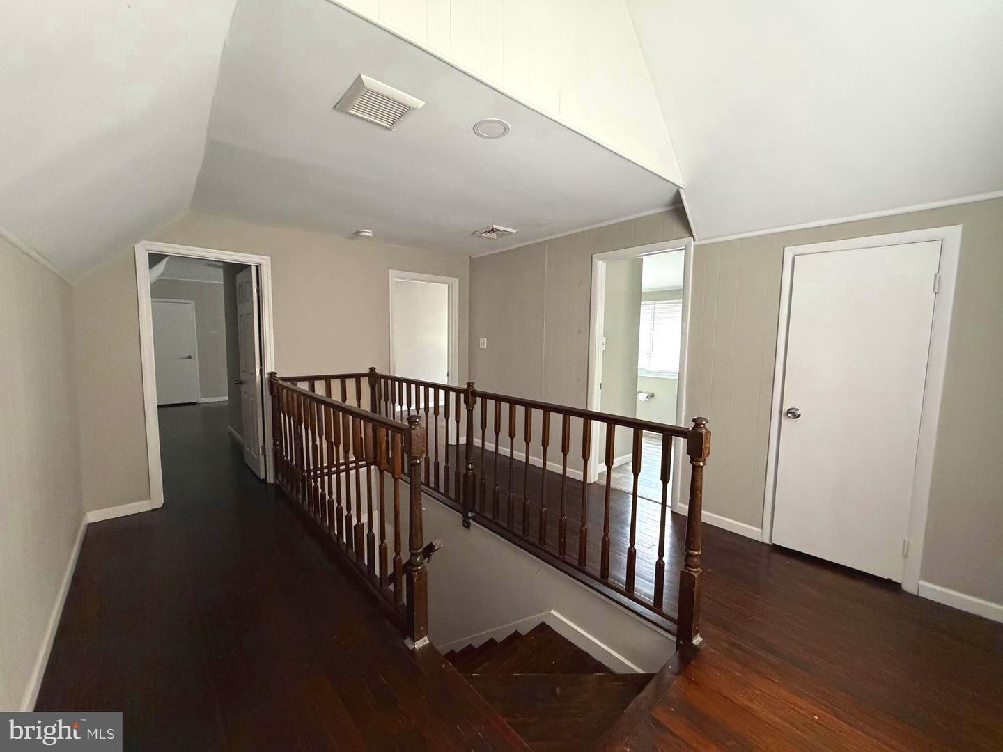 10 Webster Ave Property Photo 2