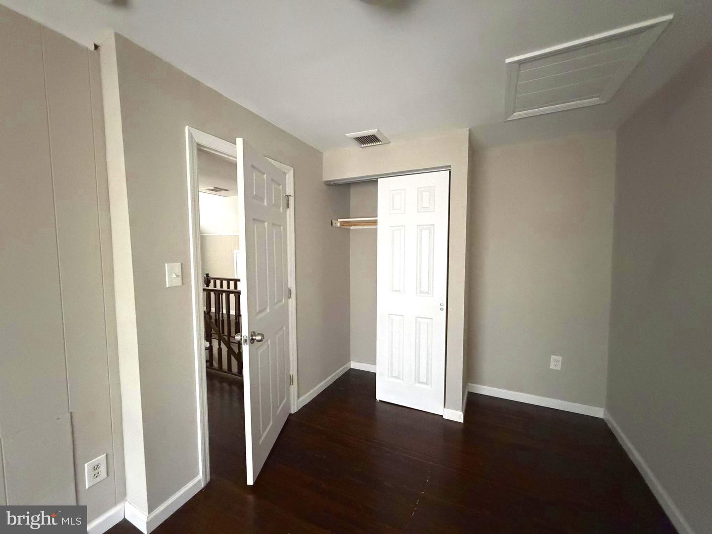 10 Webster Ave Property Photo 8