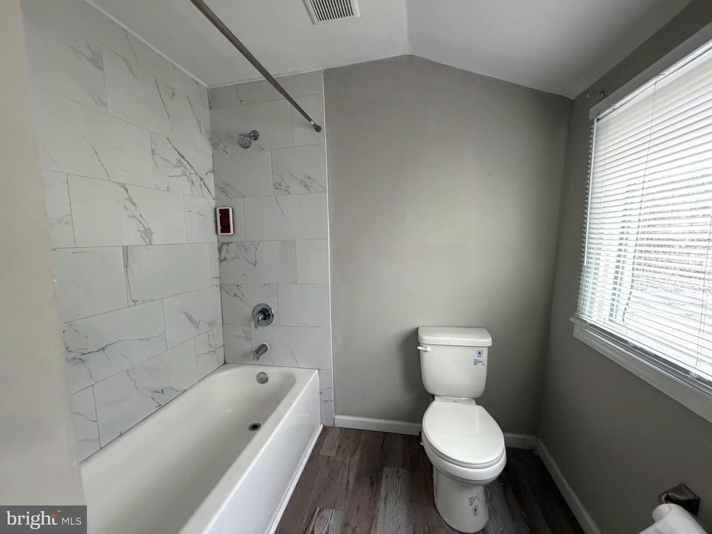 10 Webster Ave Property Photo 9