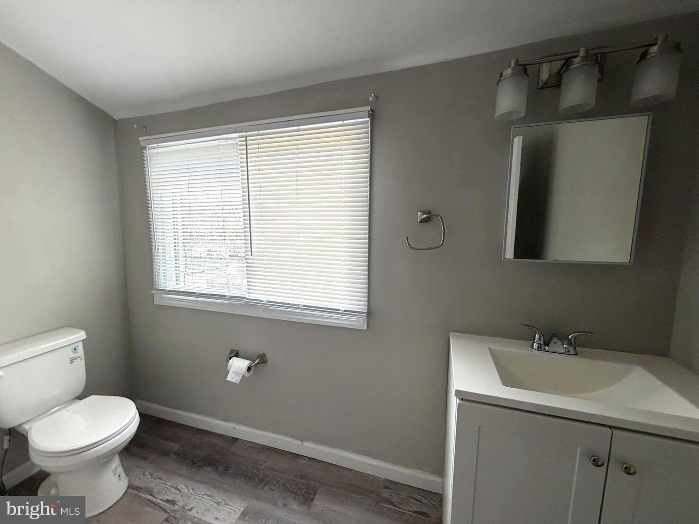 10 Webster Ave Property Photo 10
